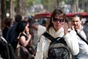 Champs-Elysées Candid