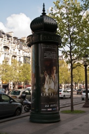 Champs-Elysées  Colonne Morris (Kiosk)